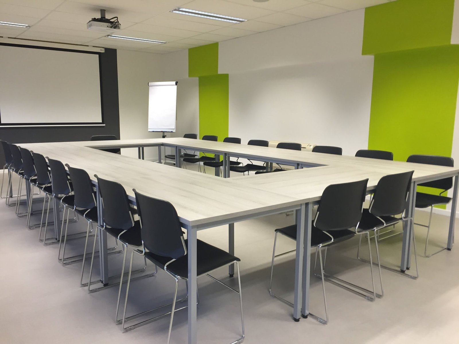 Fully Equipped Meeting Rooms In New Delhi