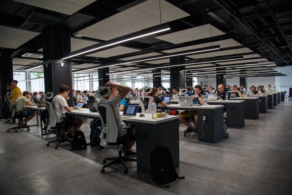 A Business Center or An Own Office Space? What works best for you?