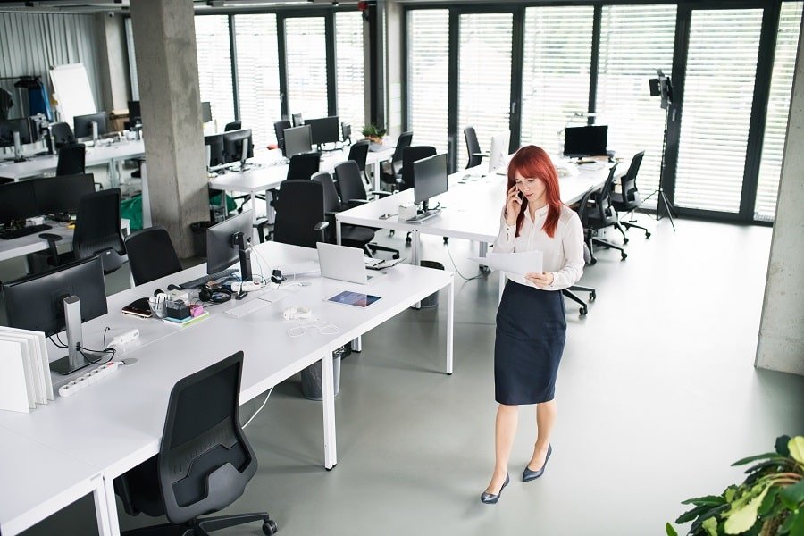 How is coworking space in Delhi beneficial for new companies?