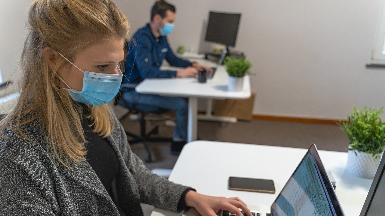 3 out of 4 workers wish to return to an office in the future!